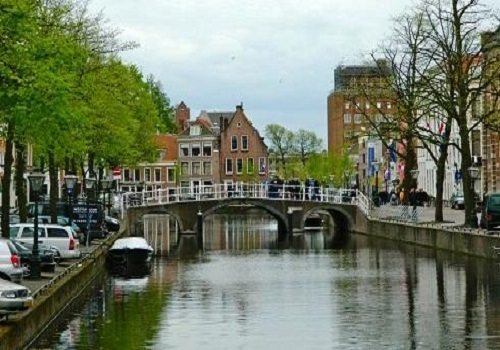 Chương trình học bổng excellence từ Leiden University, Hà Lan